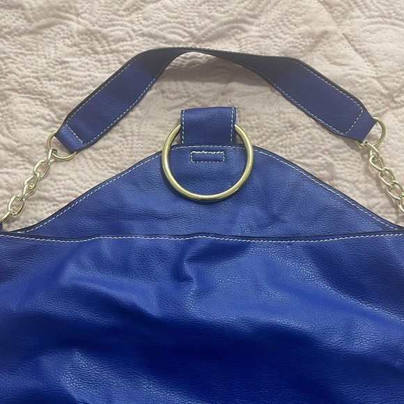 Like New Avon Purse - Picture 3 of 6